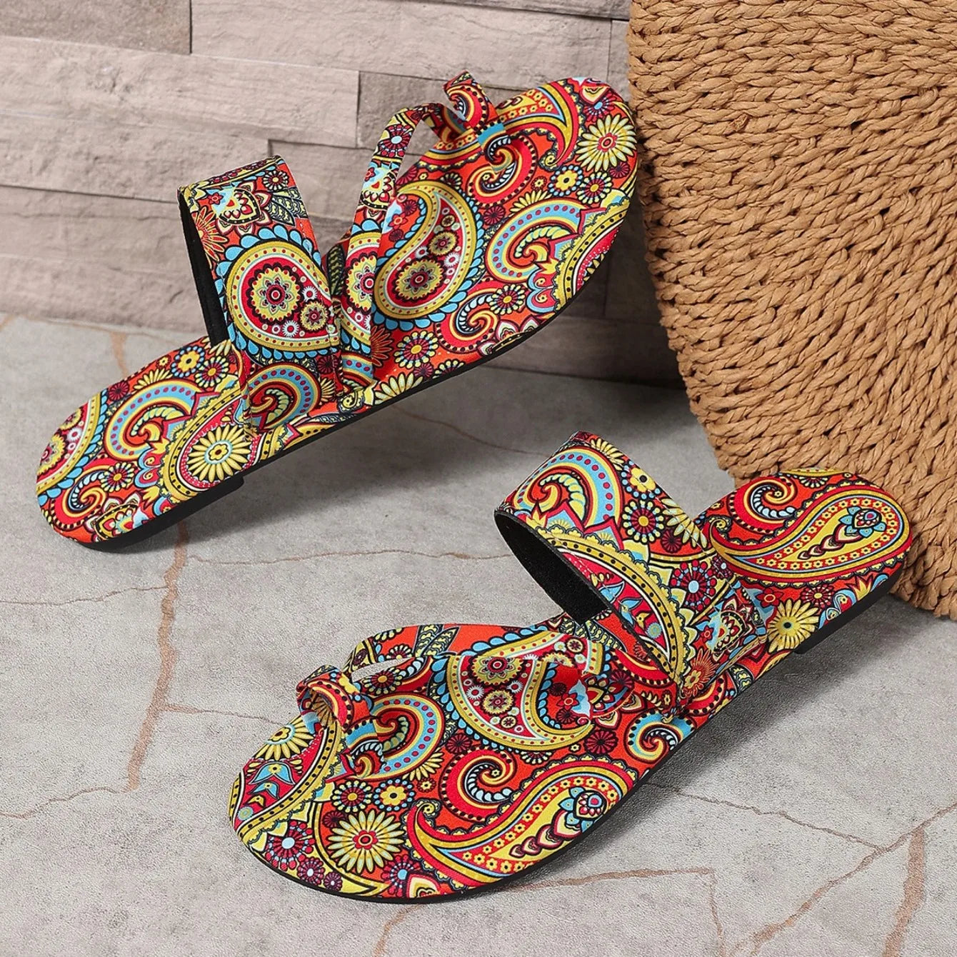 Women Slippers Fashion Anti-slip Shoes for Women Summer Comfortable Open Toe Sandals Big Size Light Beach Slippers Slides Women